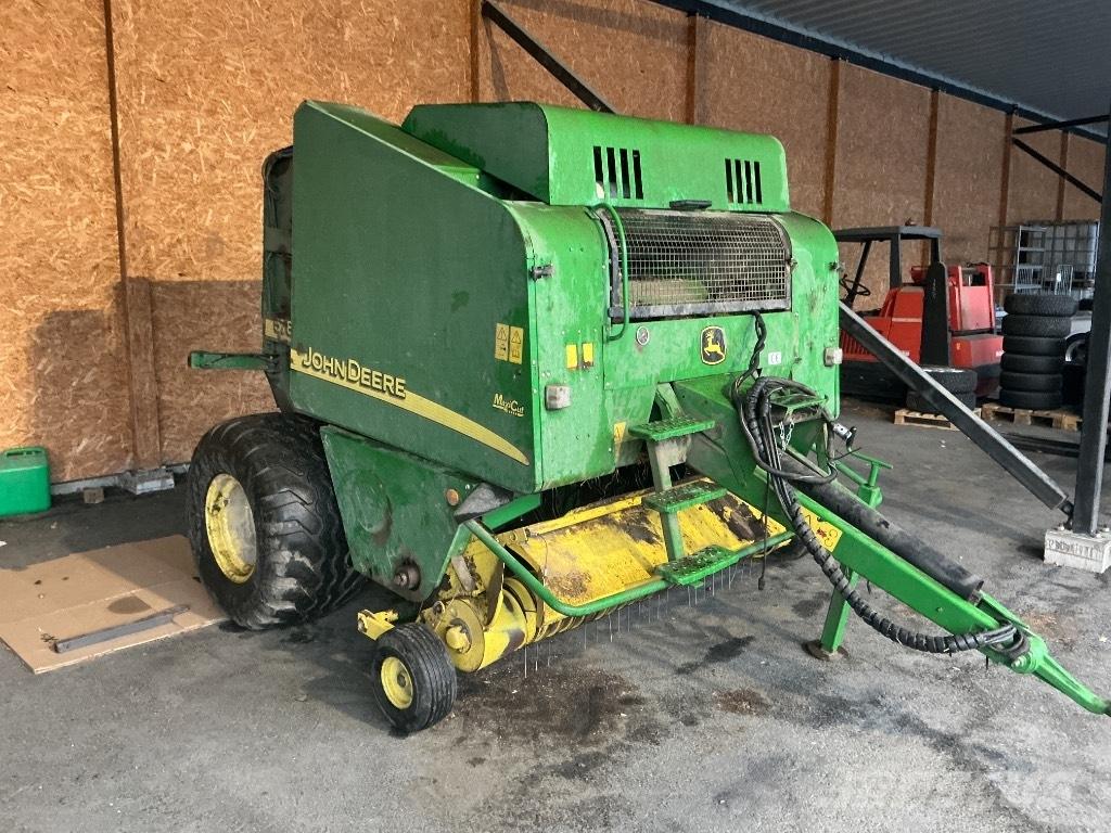 John Deere 578 圓型牧草打包機