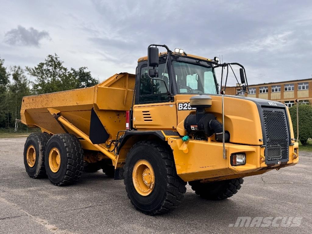Bell B 25 D 鉸接式起吊車