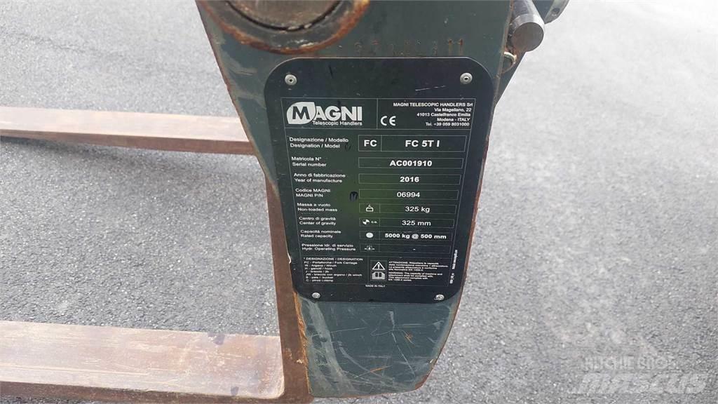 Magni RTH5.26S 伸縮臂操作車