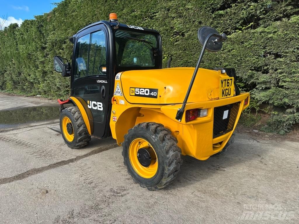 JCB 520-40 伸縮臂操作車