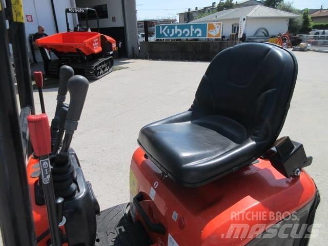 Kubota K008-5 小型挖土機/掘鑿機<7t(小型挖掘機)