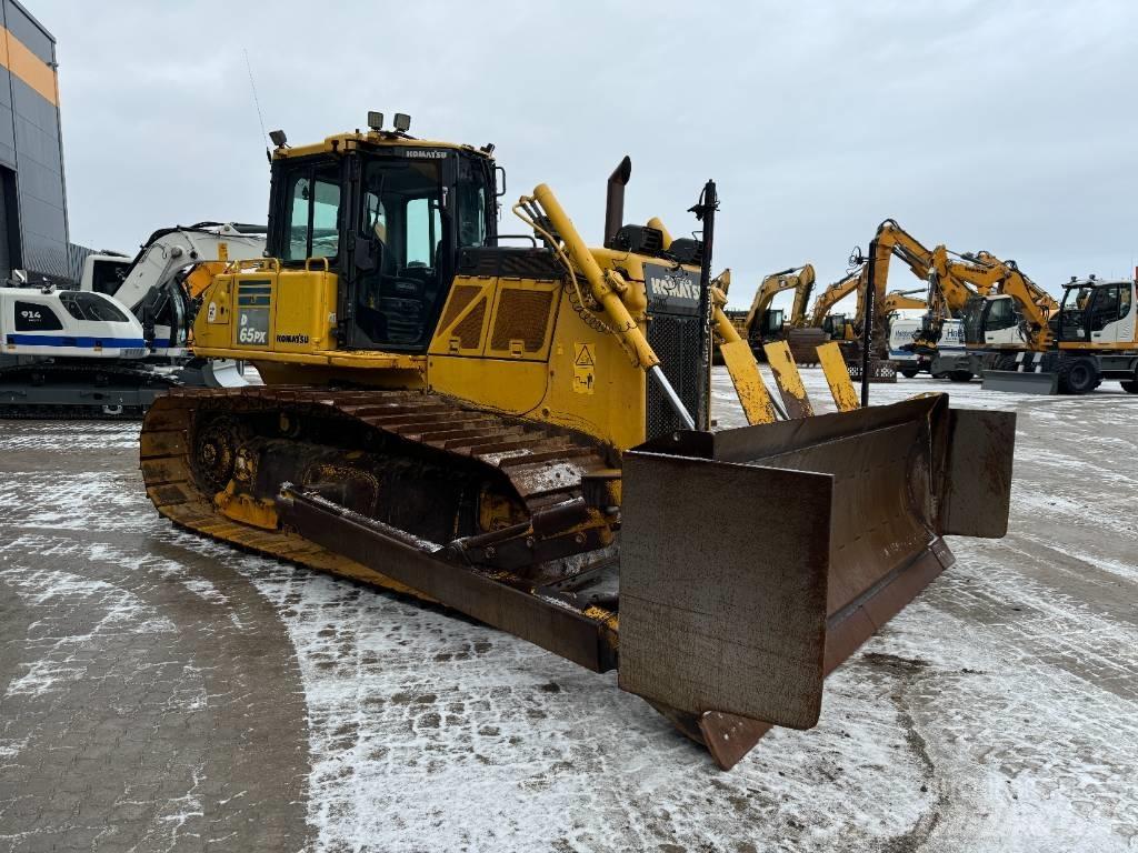 Komatsu D65PX-18 履帶推土機