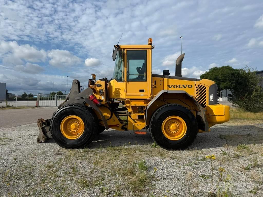 Volvo L 90 E 輪胎式裝載機