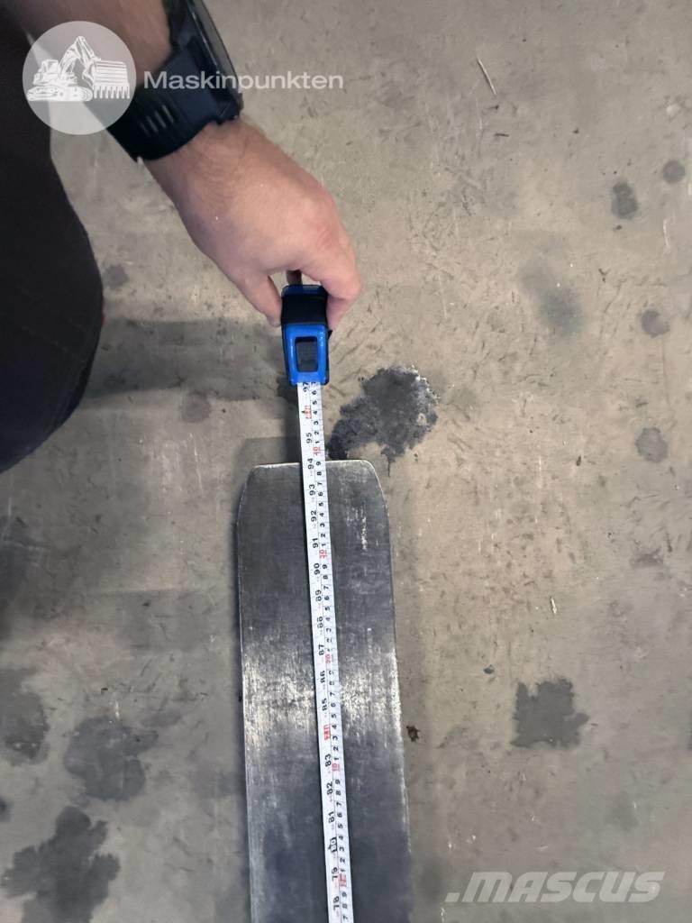 Kalmar DCE 80-6 柴油卡車