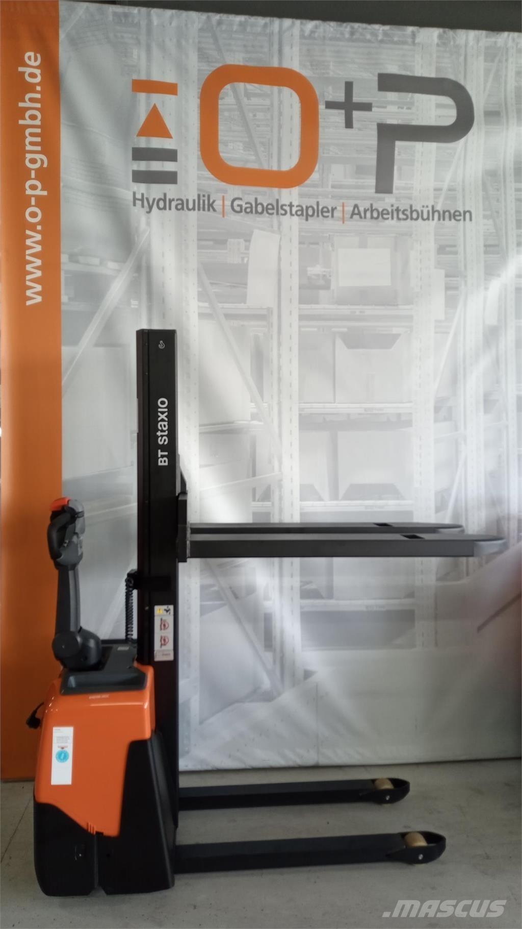 Toyota HWE100 自走式堆積機