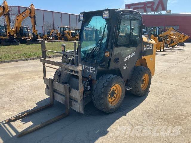 JCB 225 滑移轉向裝載機