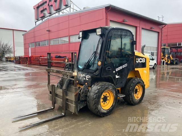 JCB 225 滑移轉向裝載機