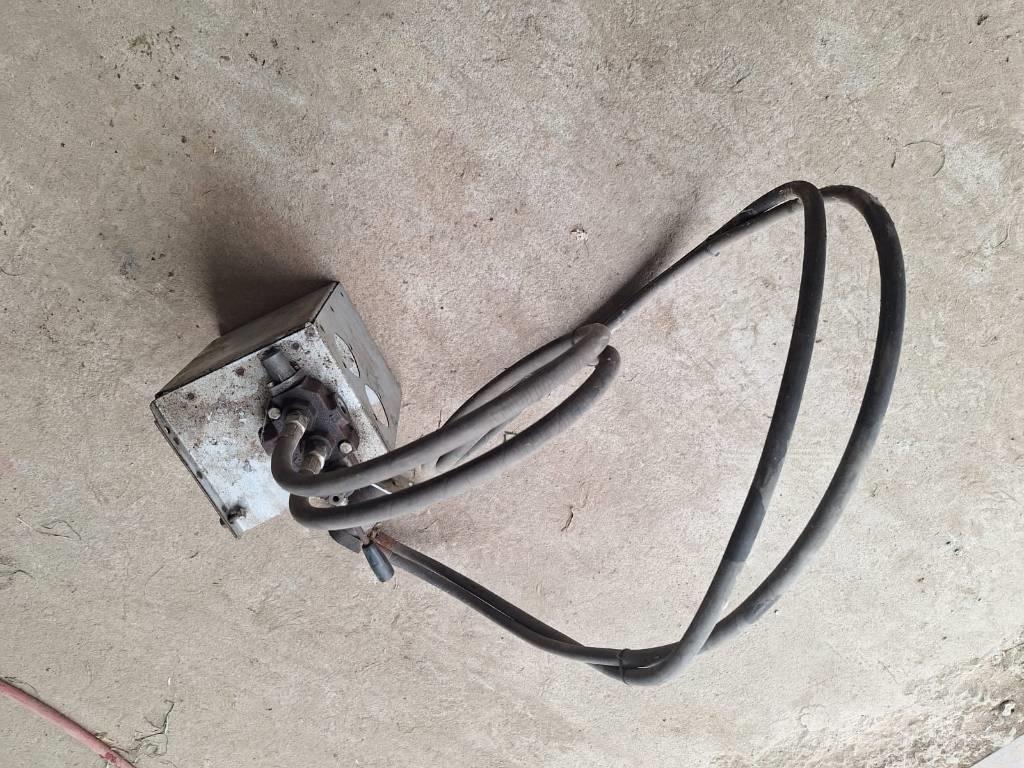 Jussi Tupla-jussi 傾卸式拖車