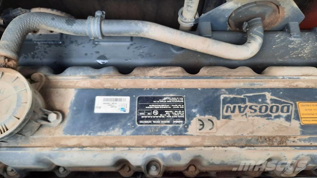 Doosan DX 300 LC-5 履帶式 挖土機/掘鑿機/挖掘機