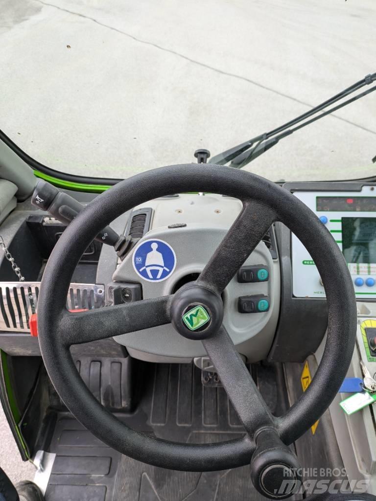 Merlo Roto 45.21 伸縮臂操作車