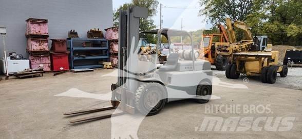 Hyster H80C 柴油卡車