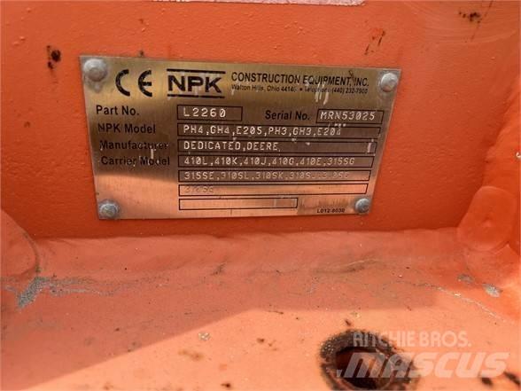 NPK  滑移轉向裝載機