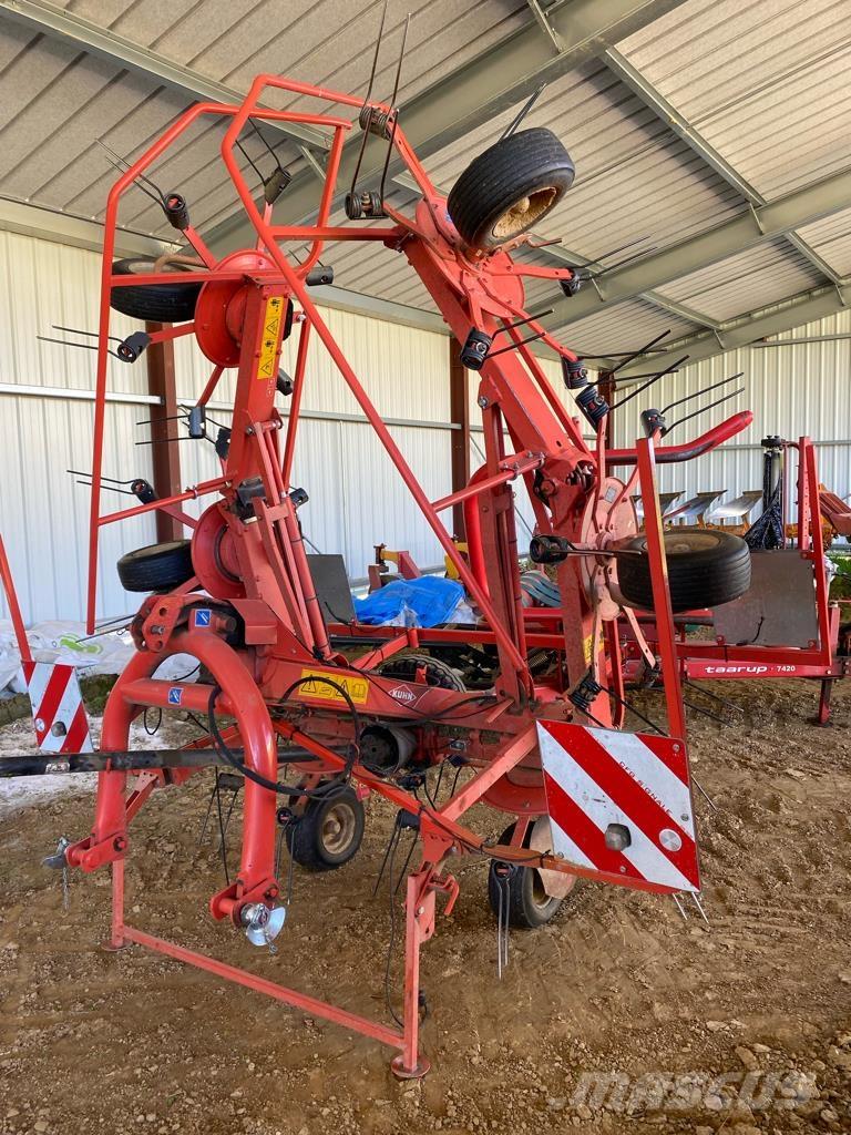 Kuhn GF 6502 耙與翻草機