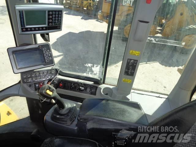 CAT 938M 輪胎式裝載機