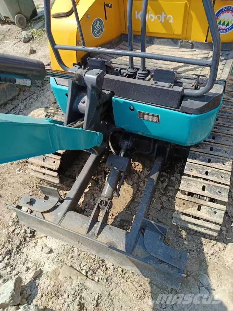 Kubota U 17 小型挖土機/掘鑿機<7t(小型挖掘機)