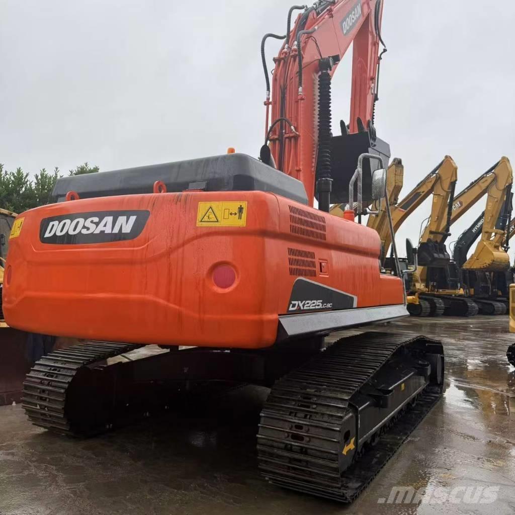 Doosan DX 225 履帶式 挖土機/掘鑿機/挖掘機