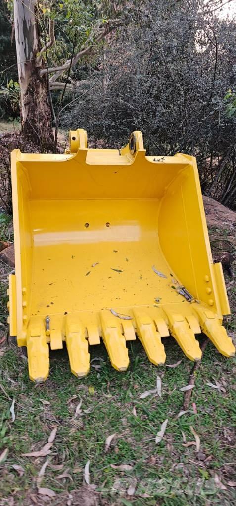 Komatsu PC210 吊桿和鏟斗