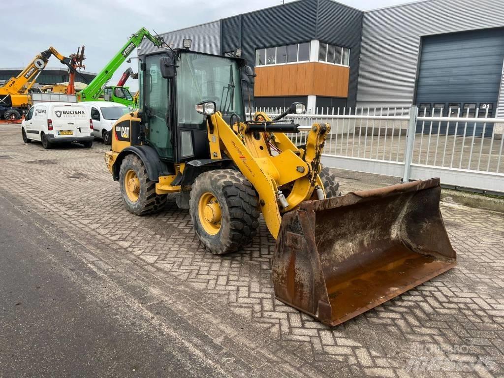 CAT 906 M 輪胎式裝載機