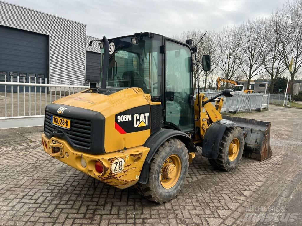 CAT 906 M 輪胎式裝載機