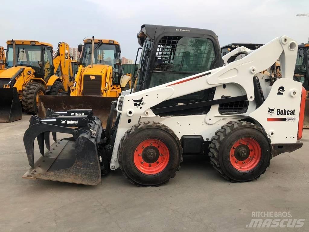 Bobcat S770 滑移轉向裝載機