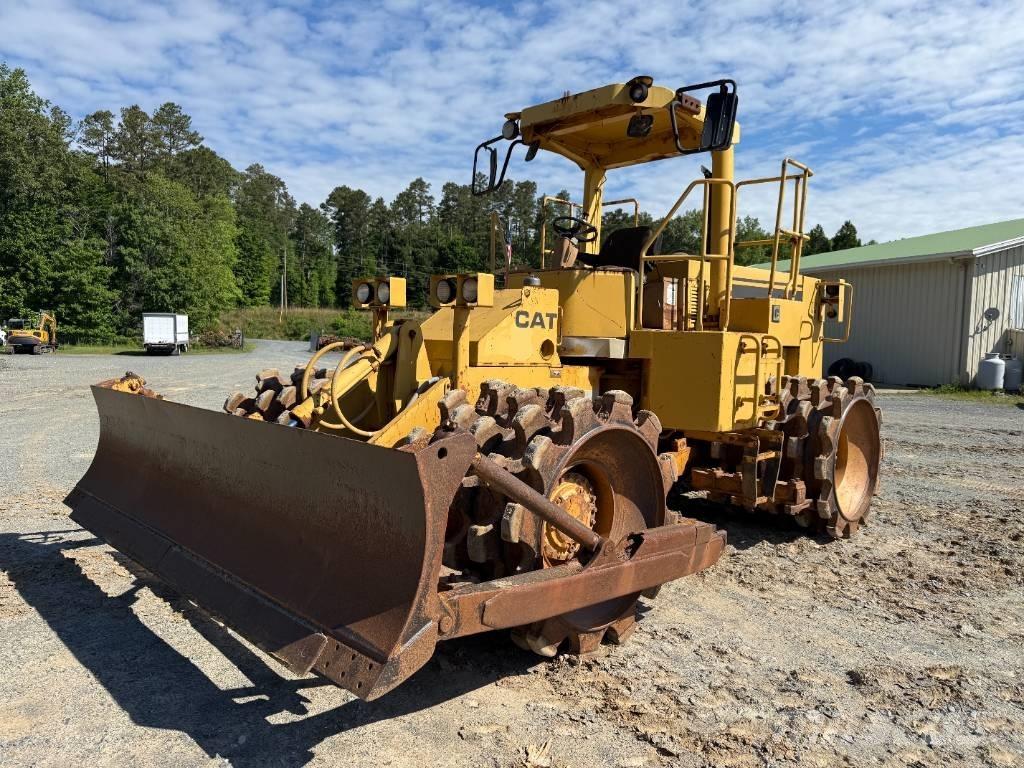 CAT 815 B 土壤壓實機