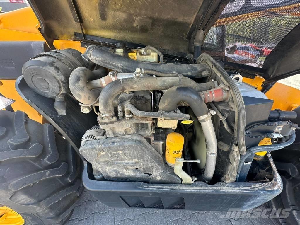 JCB 536-60 Agri Plus 伸縮臂操作車