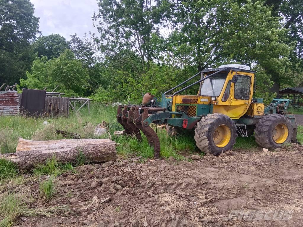 HSM 807 林業用曳引機