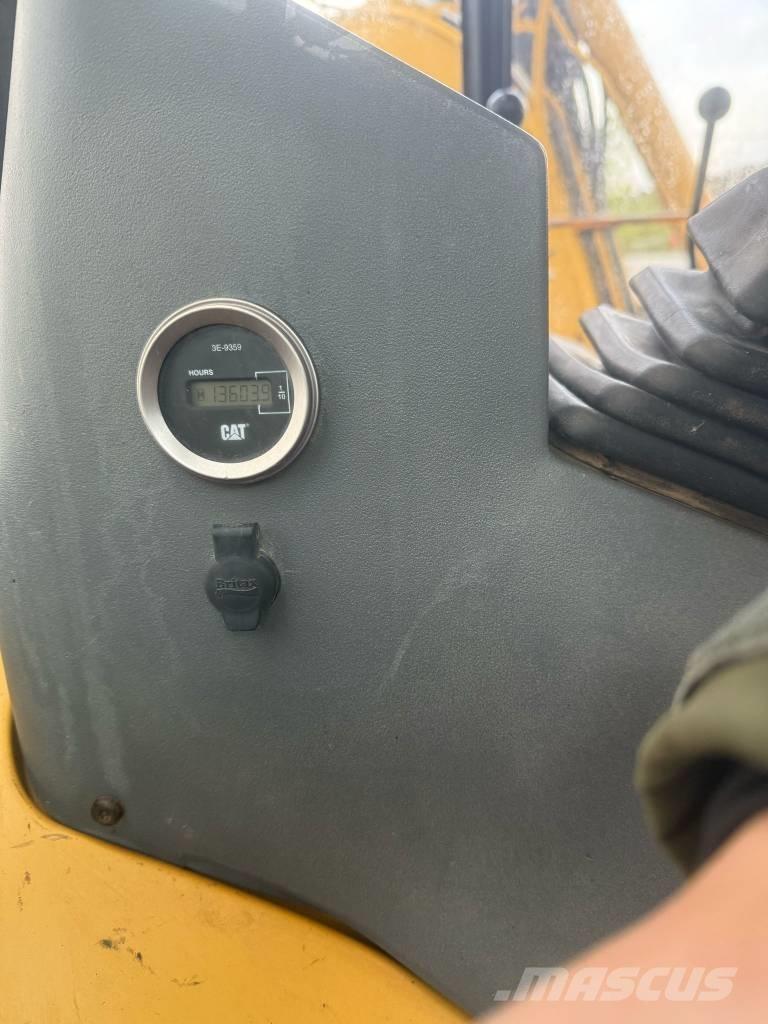 CAT 428 C 反鏟裝載機