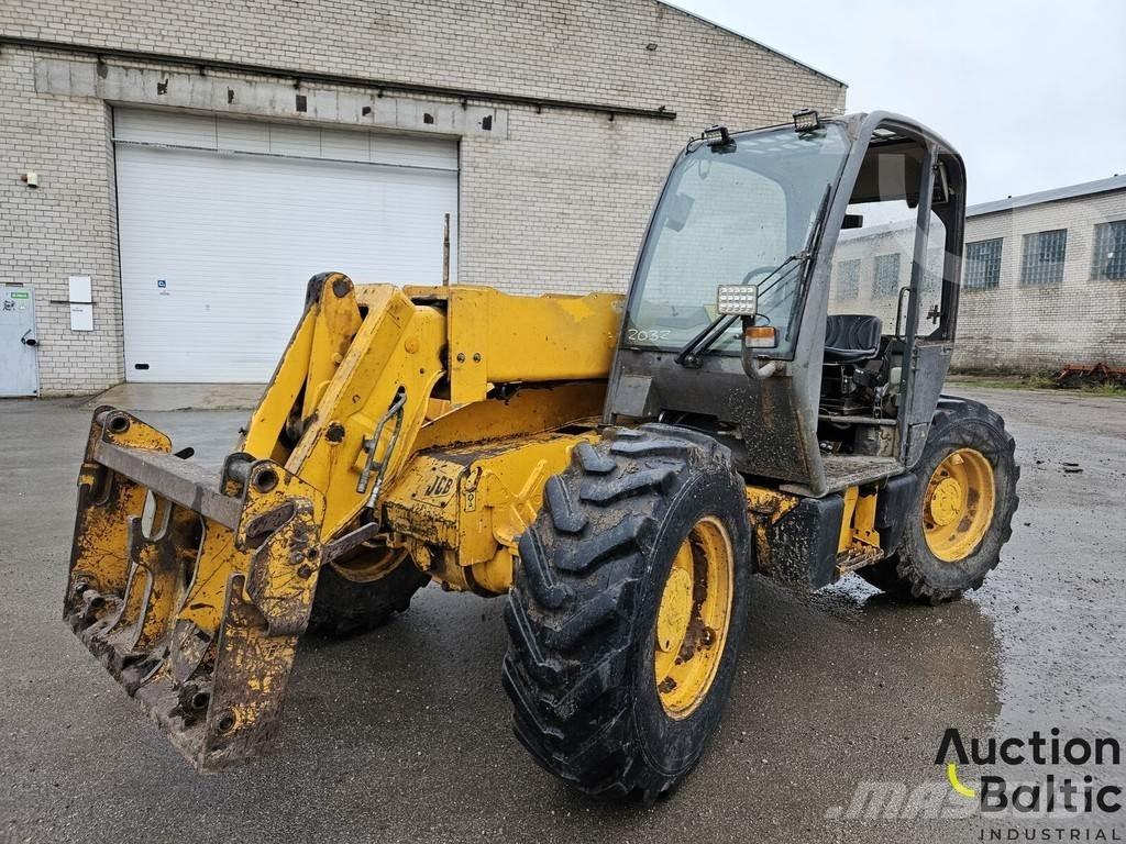JCB 530 伸縮臂操作車