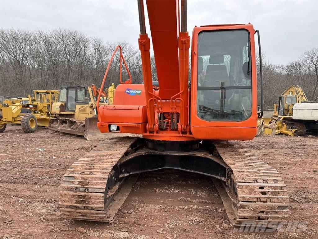 Doosan DH 220 履帶式 挖土機/掘鑿機/挖掘機