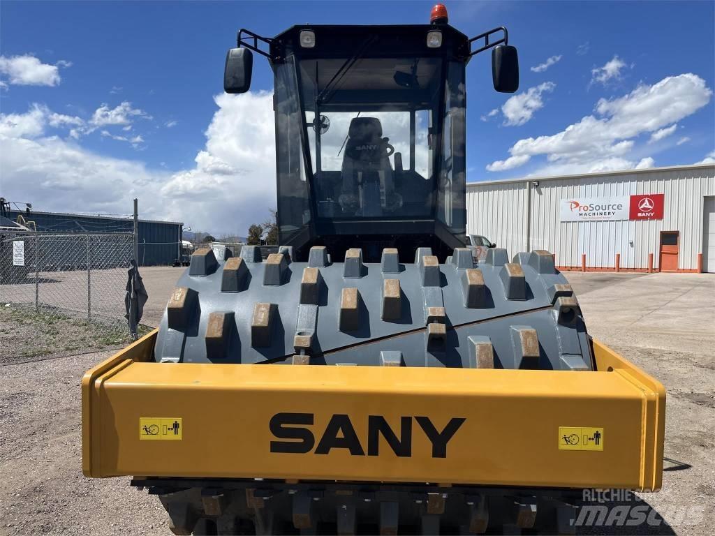 Sany SSR 120C 8 滑移轉向裝載機