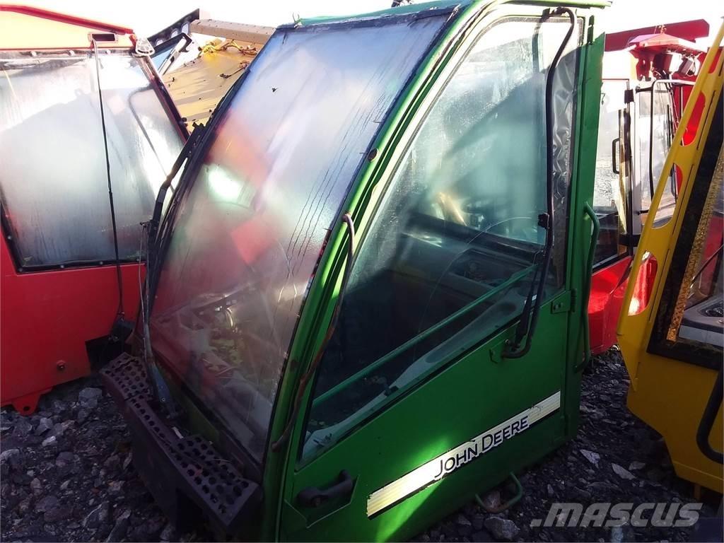 John Deere 1070d 駕駛室與內部