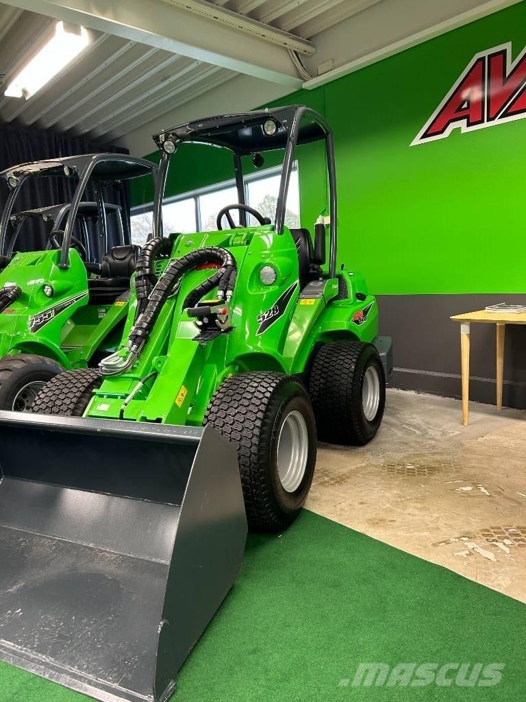 Avant 528 滑移轉向裝載機