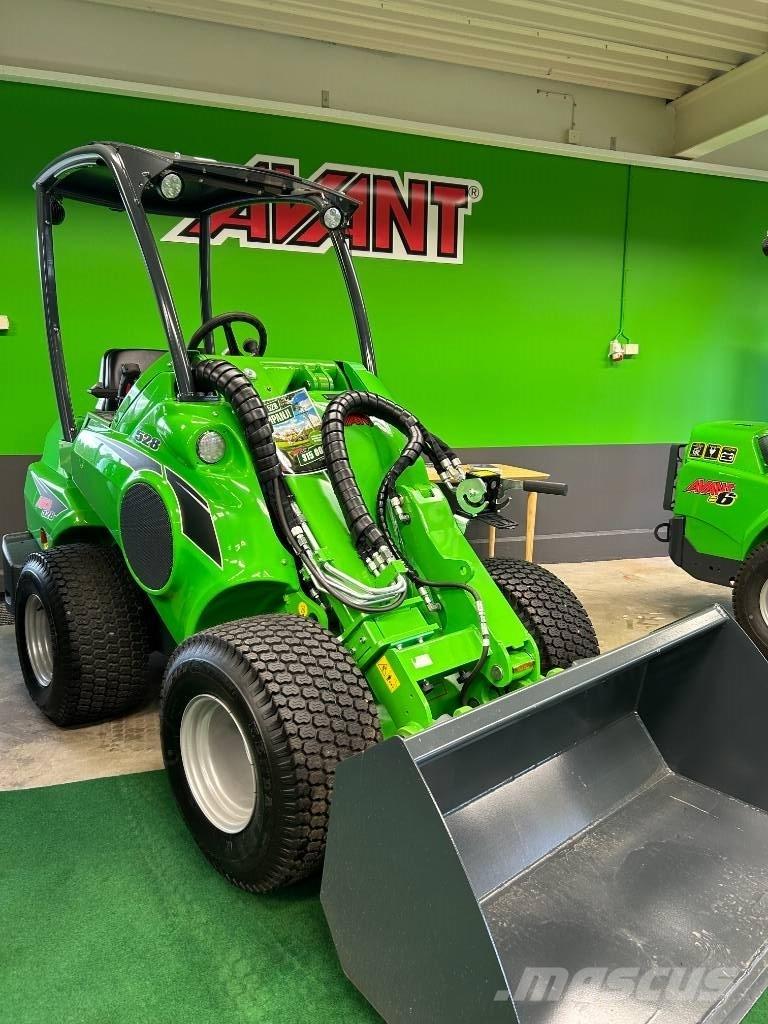 Avant 528 滑移轉向裝載機