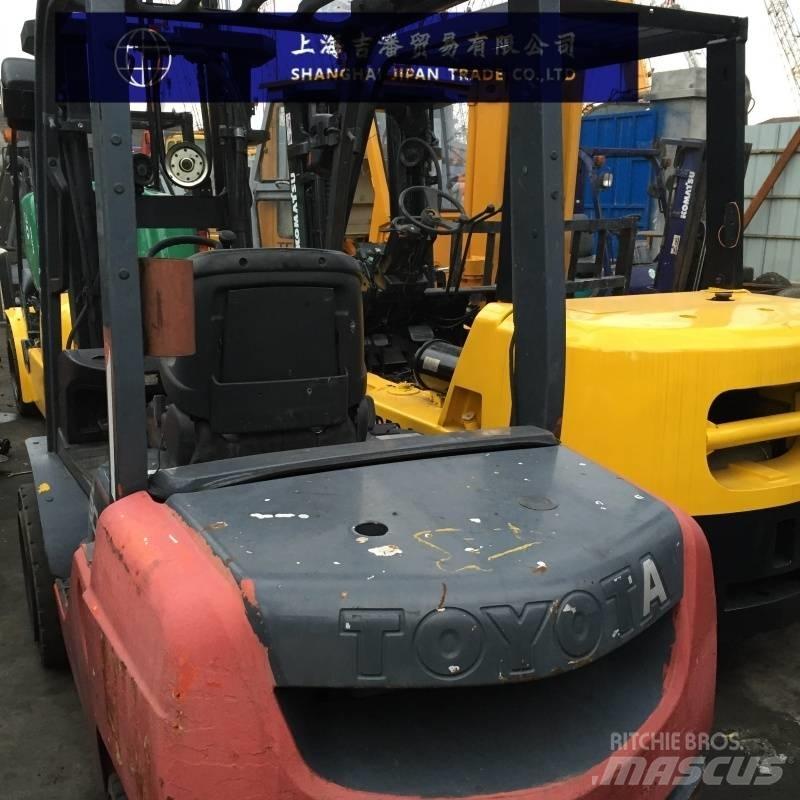 Toyota 8F 柴油卡車