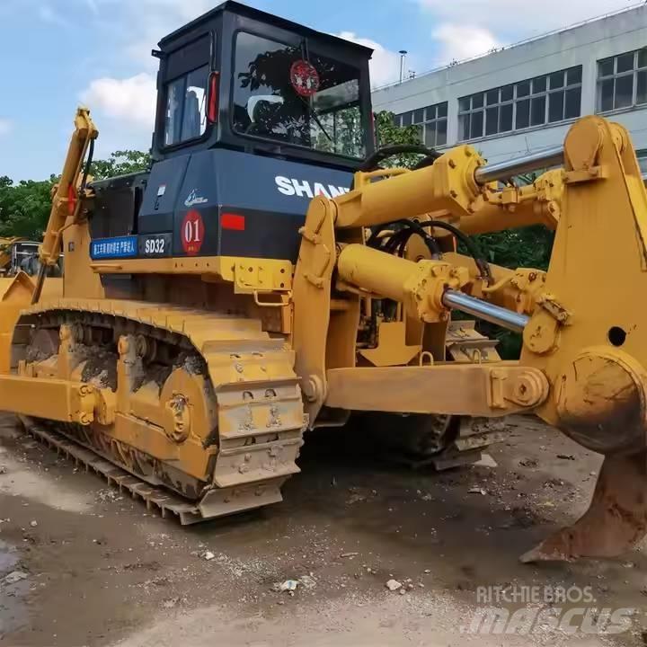 Shantui SD32 履帶推土機