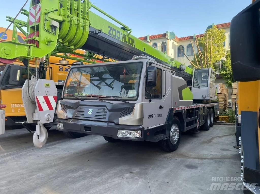 Zoomlion ZTC 251 V 全路面起重機/吊車