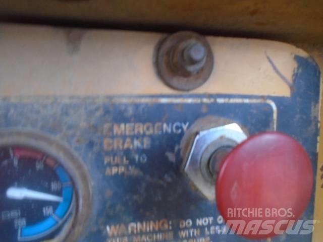 Trojan 4000 輪胎式裝載機