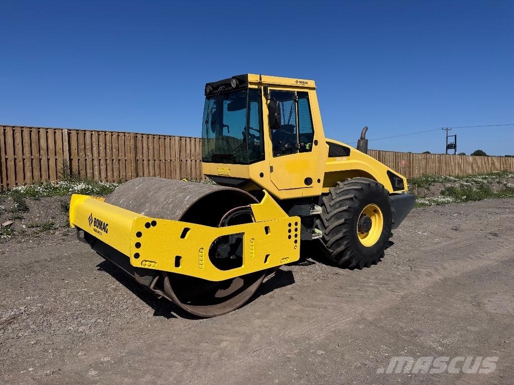Bomag BW 213 D H-4 單輪滾壓機