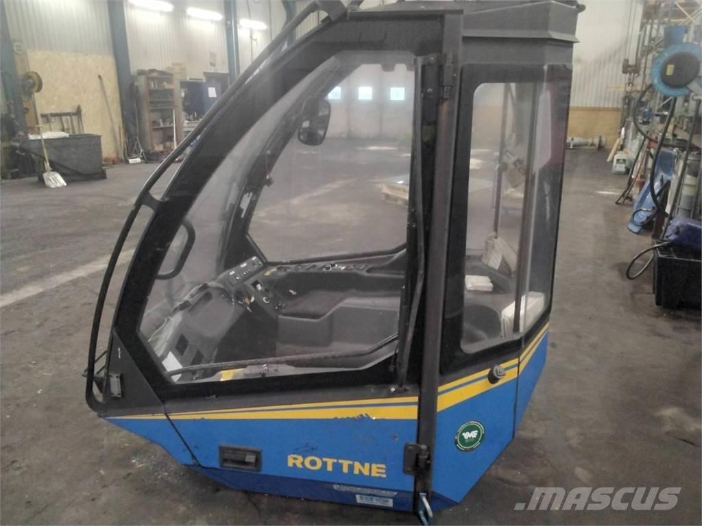 Rottne H20 駕駛室與內部