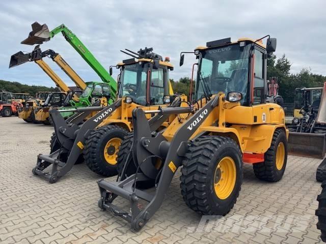 Volvo L 30 HS 輪胎式裝載機