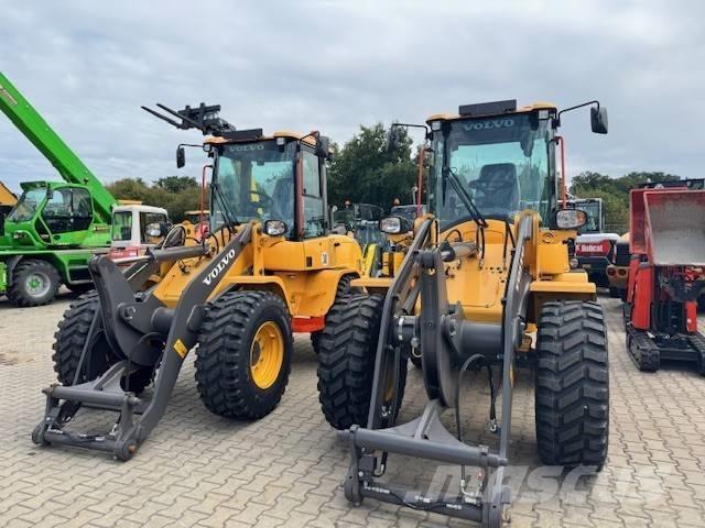 Volvo L 30 HS 輪胎式裝載機