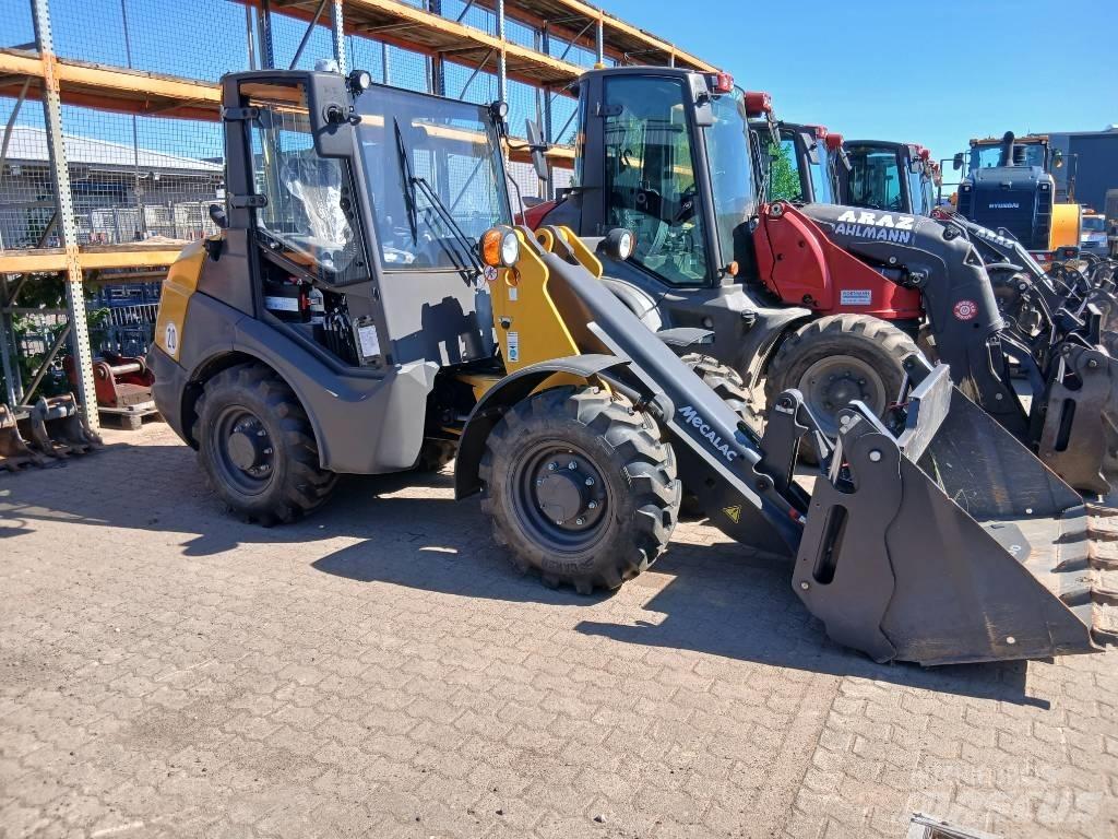 Mecalac AX 700 輪胎式裝載機