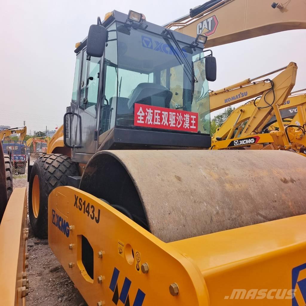XCMG XS143J 單輪滾壓機