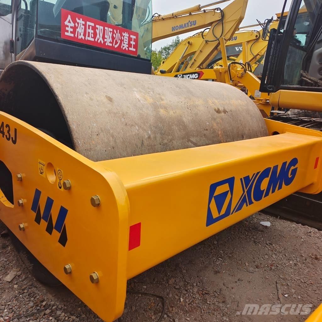 XCMG XS143J 單輪滾壓機