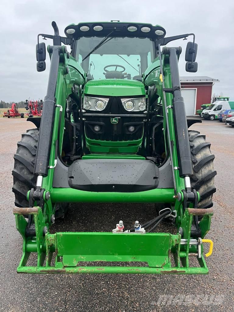 John Deere 6130 R 曳引機