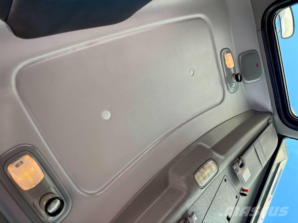 Peterbilt 389 曳引機組件