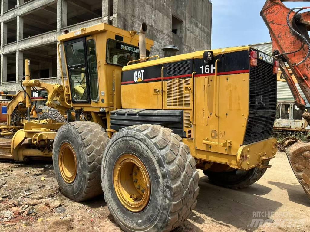 CAT 16 H 平土機