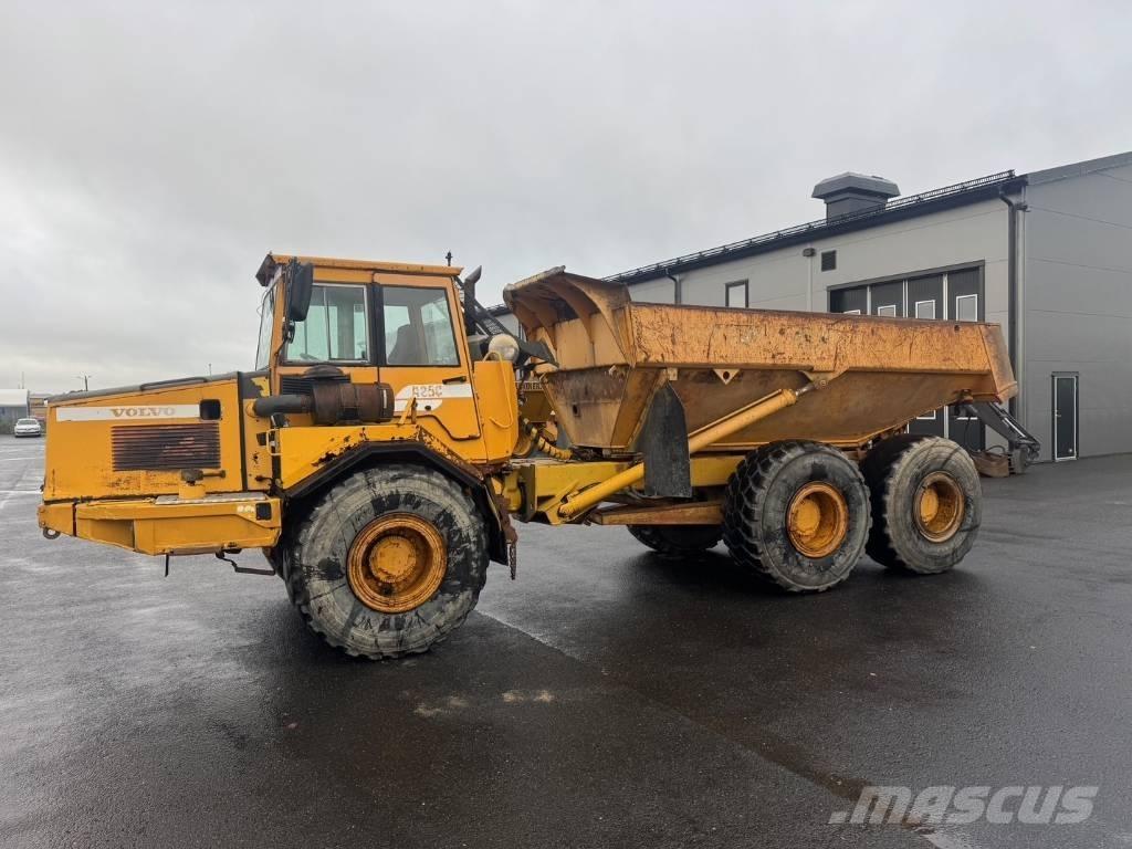 Volvo A 25 C 6x6 鉸接式起吊車