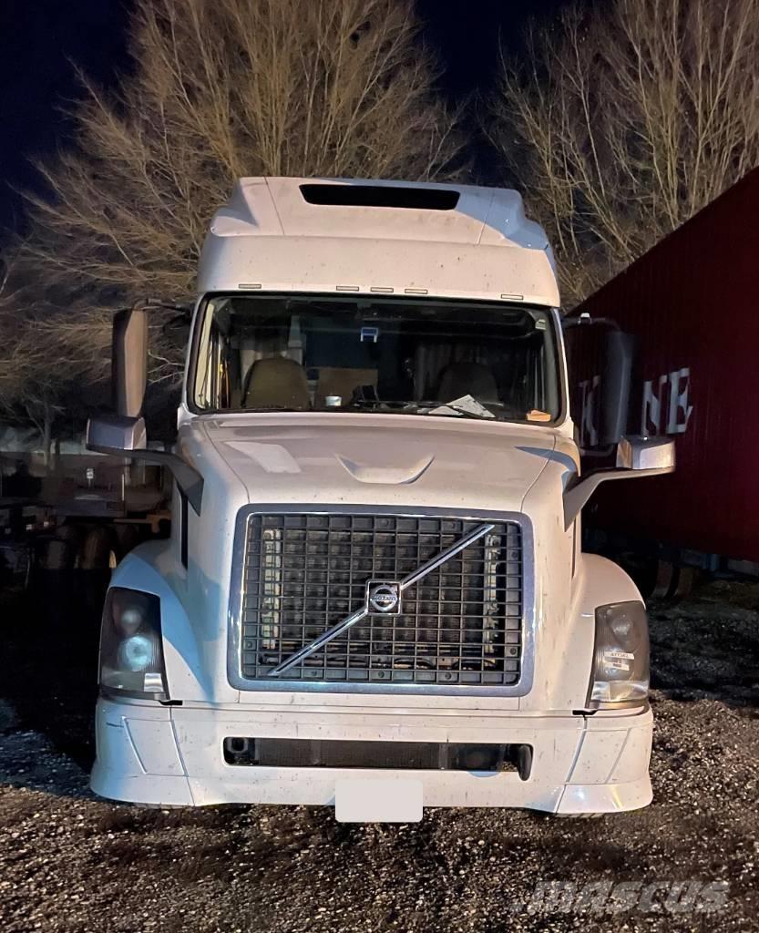 Volvo VNL 42 670 曳引機組件